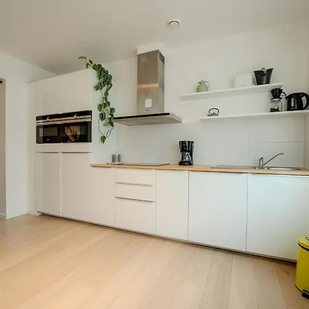 Out Of Office With Terrace By Interhome شقة