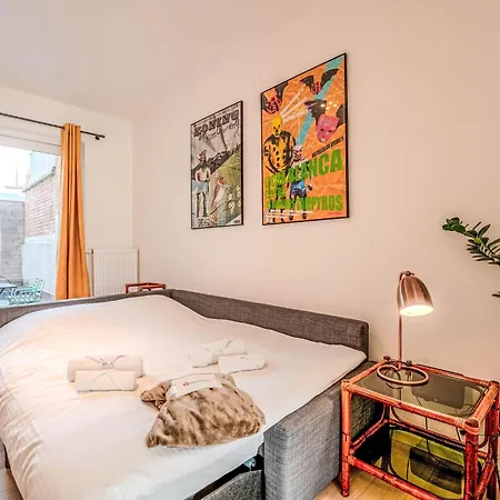 Out Of Office With Terrace By Interhome アパート